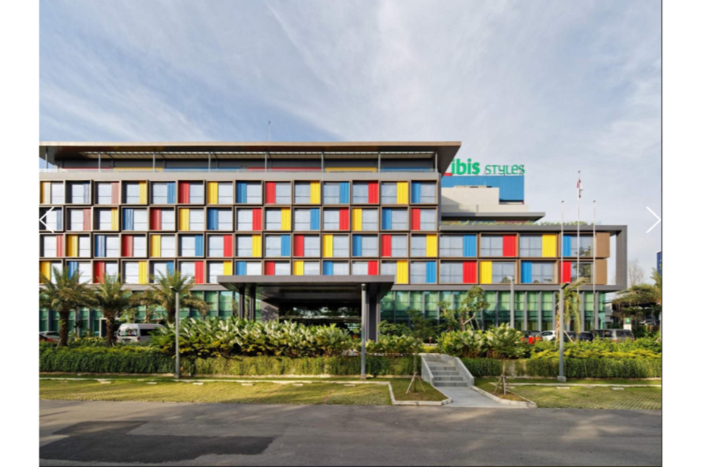 Ibis Styles Batam Nagoya Hotel Exterior photo