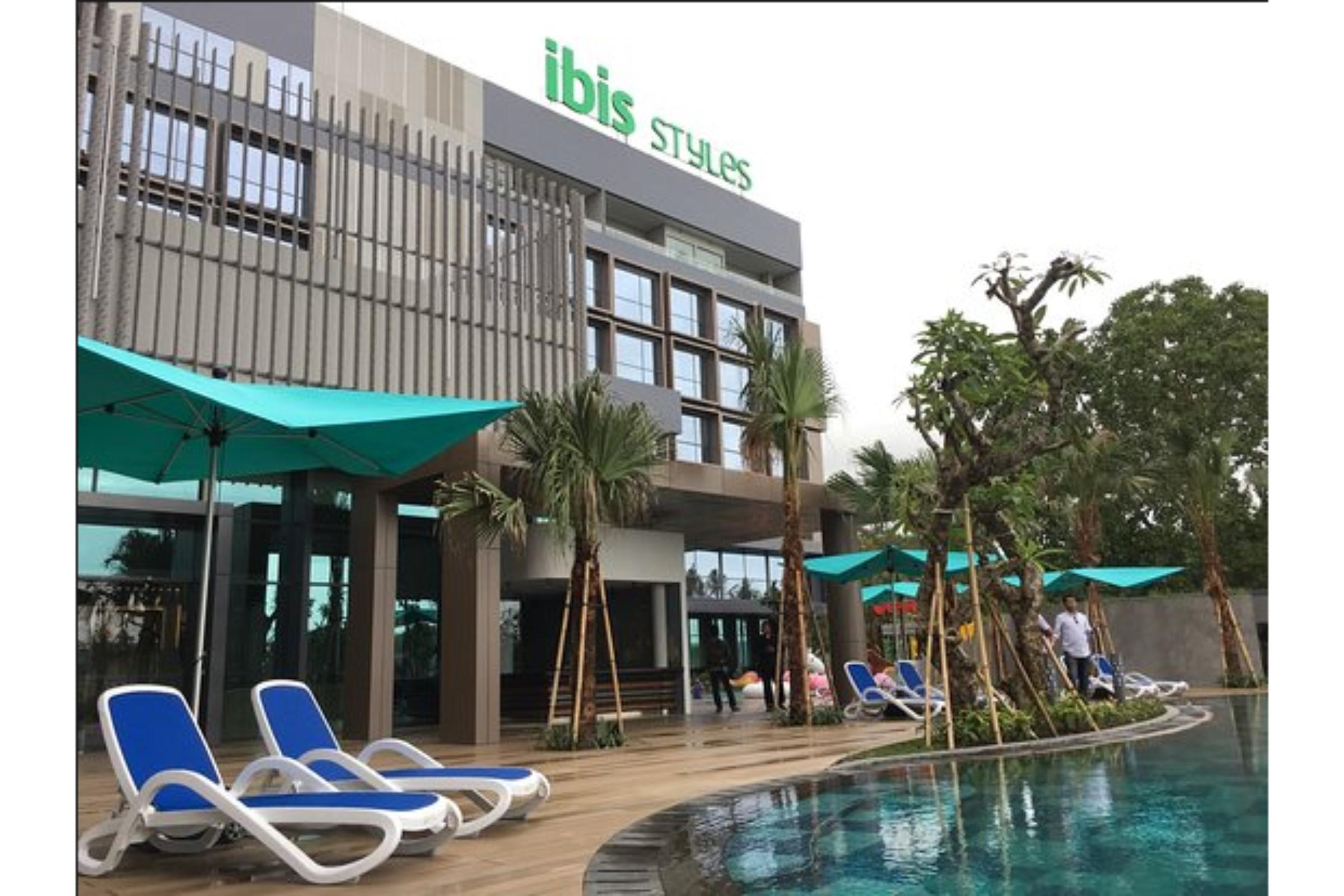 Ibis Styles Batam Nagoya Hotel Exterior photo