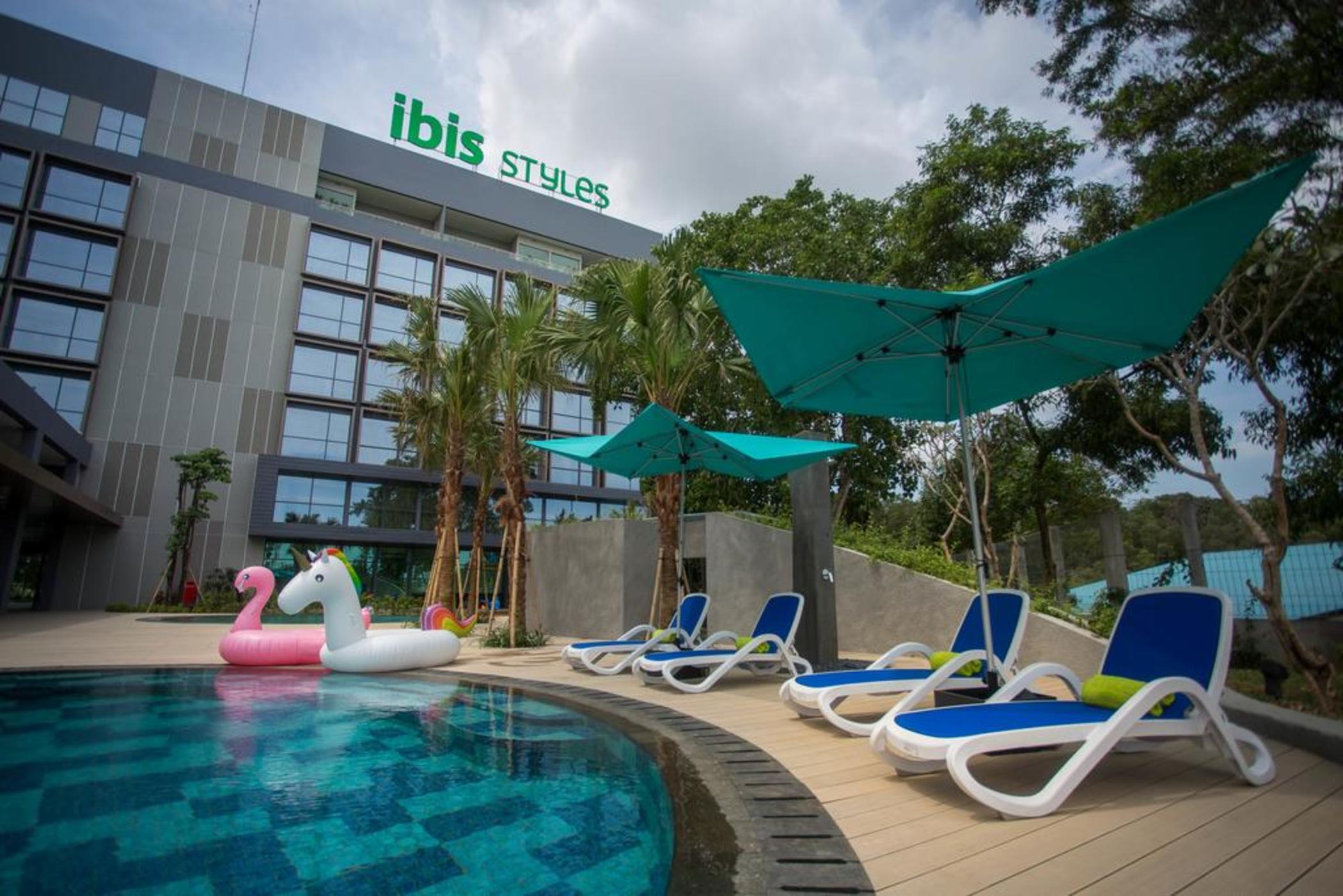 Ibis Styles Batam Nagoya Hotel Exterior photo